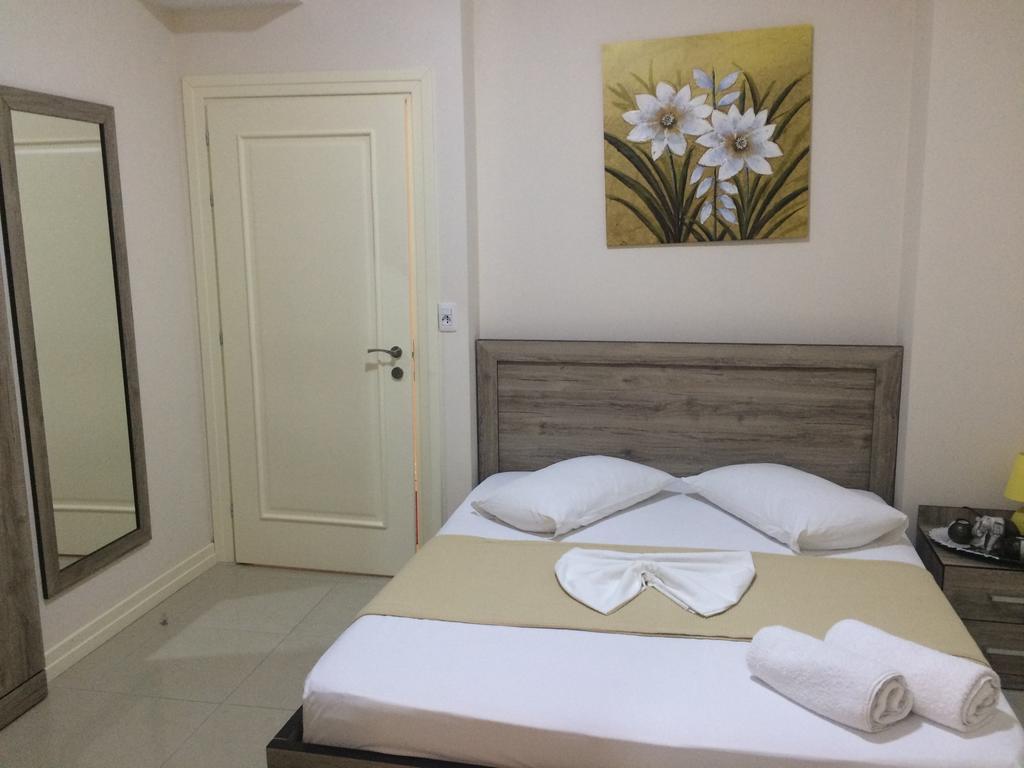 Berti Apartments Sarandë Eksteriør billede